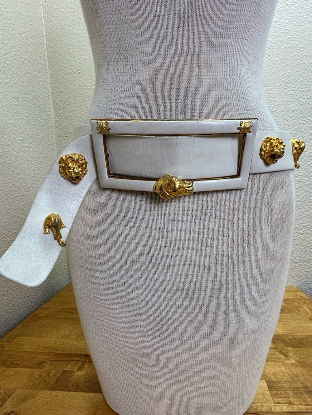 Vtg Judith Leiber White Leather Belt Gold Animal Head Lion Rhino Elephant Turtle